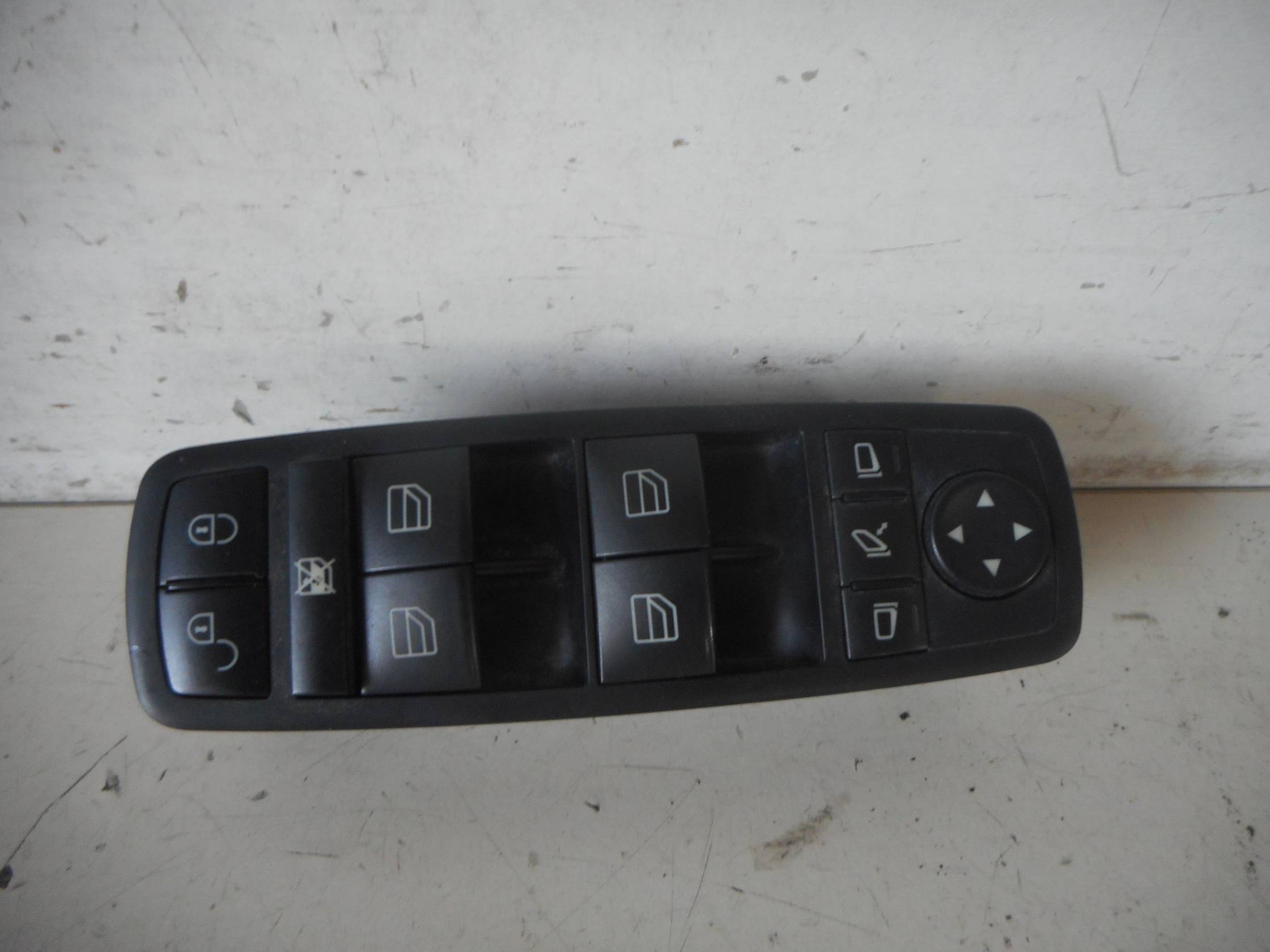 Interruttore alzacristalli porta ant.